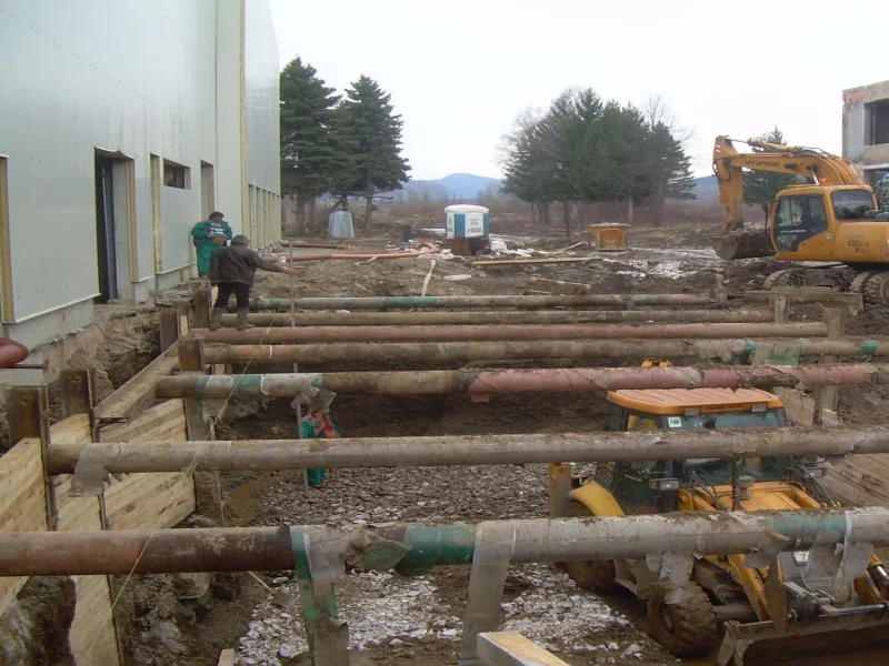 Укрепване на изкоп с Берлинска стена за подземен резервор до Сграда 2 на Завод за производство на пластмасови тръбни системи на Пайплайф България ЕООД