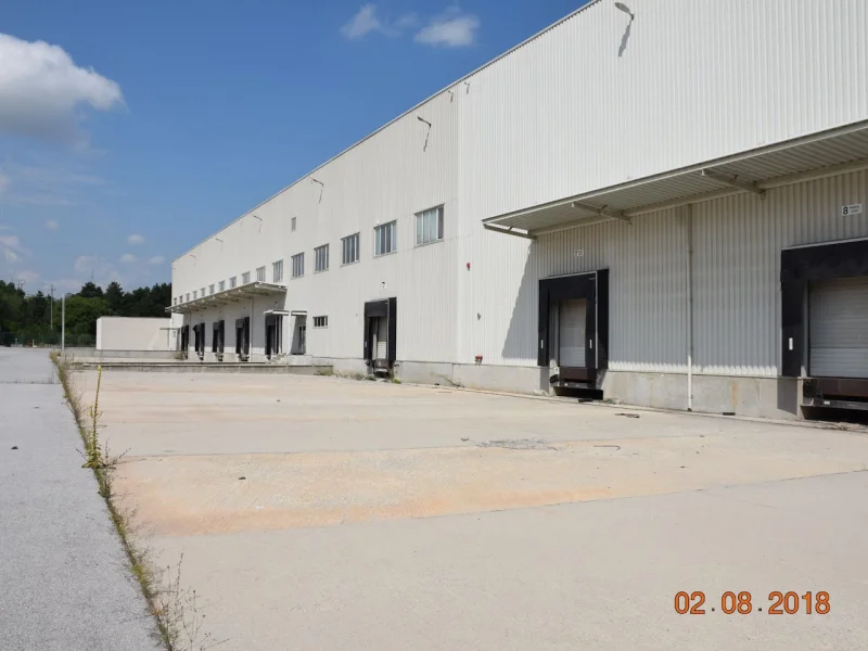 Обследване и експертна оценка на дефекти на индустриална бетонна настилка и разрушени преградни стени, Логистичен склад