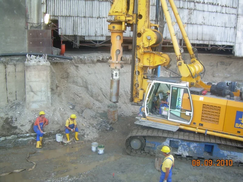 Главен корпус - инсталиране на турбогенератор № 3 в ТЕЦ"Свилоза"АД